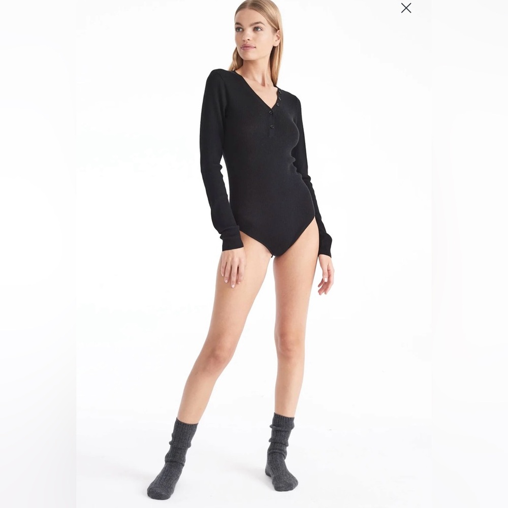 NakedCashmere Ribbed button front long sleeve bodysuit. Size L. Black. NWT